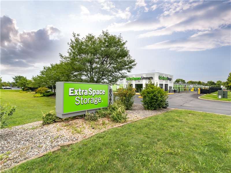 Extra Space Storage facility on 8040 Georgetown Rd - Indianapolis, IN