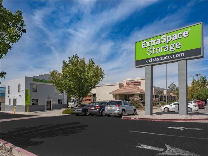 Extra Space Storage facility on 4801 San Mateo Blvd NE - Albuquerque, NM
