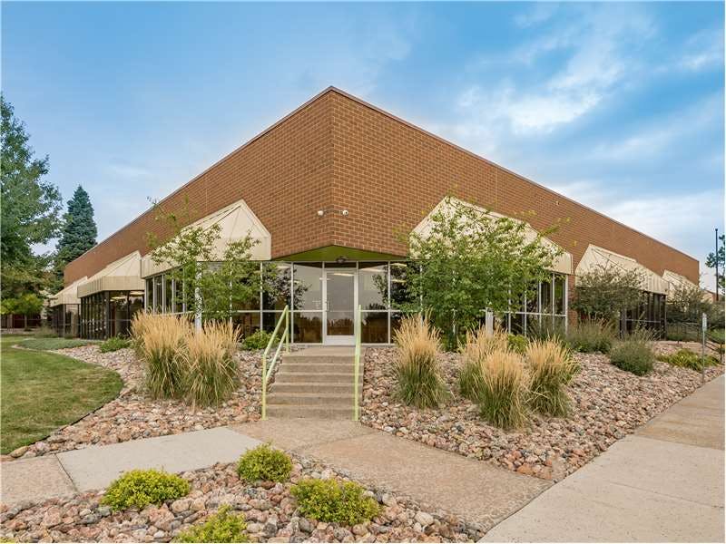 Extra Space Storage facility on 8000 Southpark Way - Littleton, CO