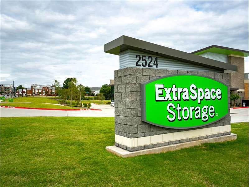 Extra Space Storage facility on 2524 E Hebron Pkwy - Carrollton, TX