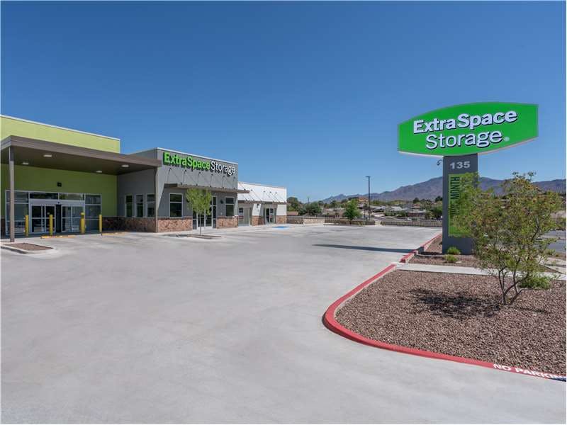 Extra Space Storage facility on 135 N Resler Dr - El Paso, TX