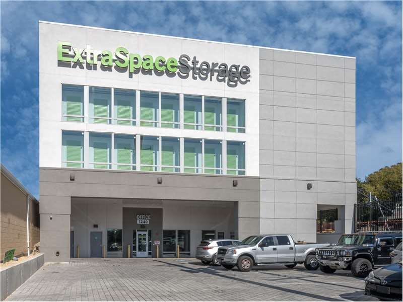 Extra Space Storage facility on 1240 Mt Olivet Rd NE - Washington, DC