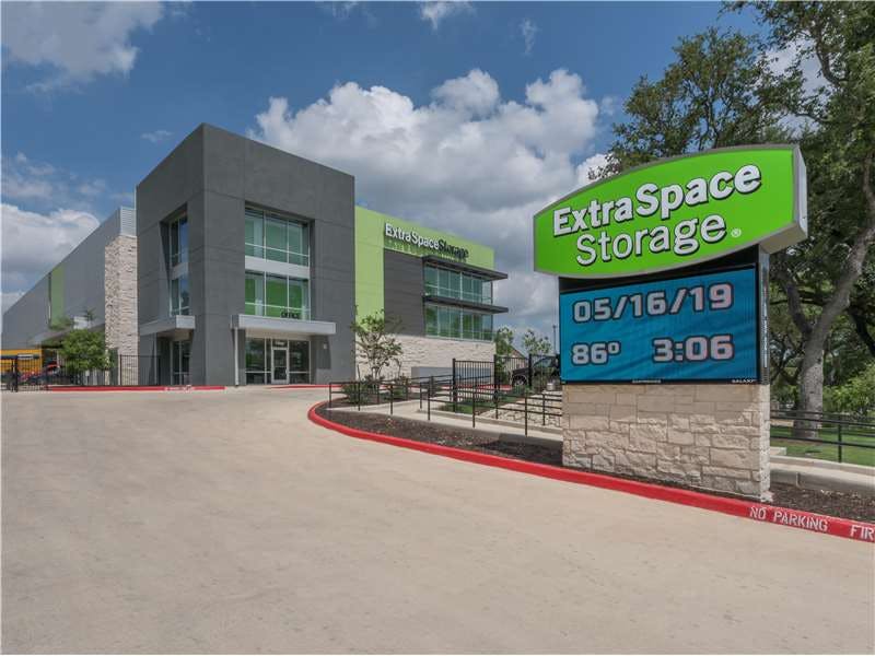 Extra Space Storage facility on 10920 Bandera Rd - San Antonio, TX