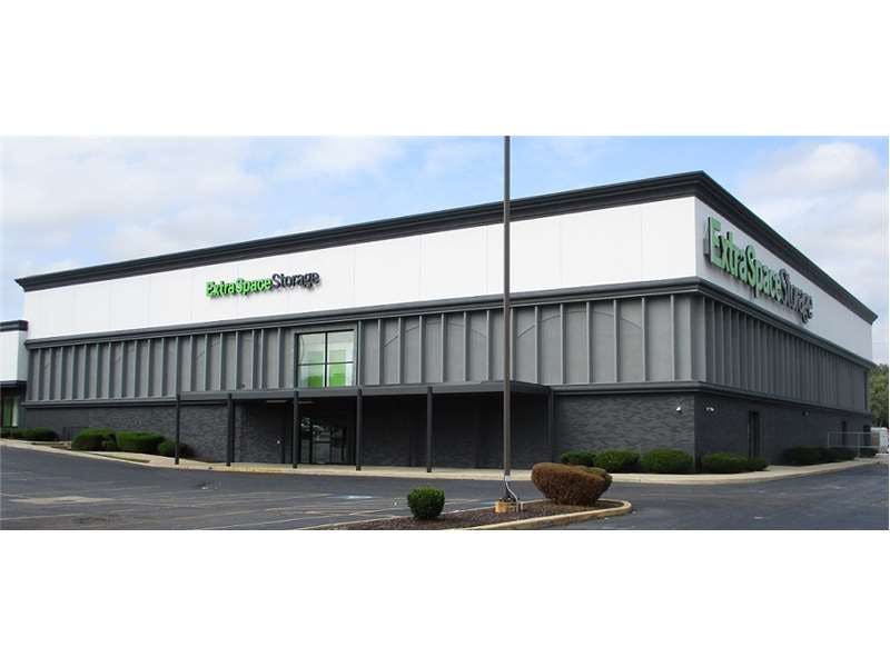 Extra Space Storage facility on 515 W Lincoln Hwy - Chicago Heights, IL