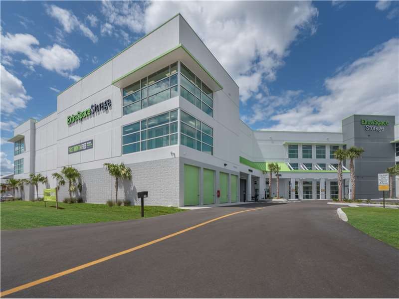 Extra Space Storage facility on 4536 Tamiami Trl - Port Charlotte, FL
