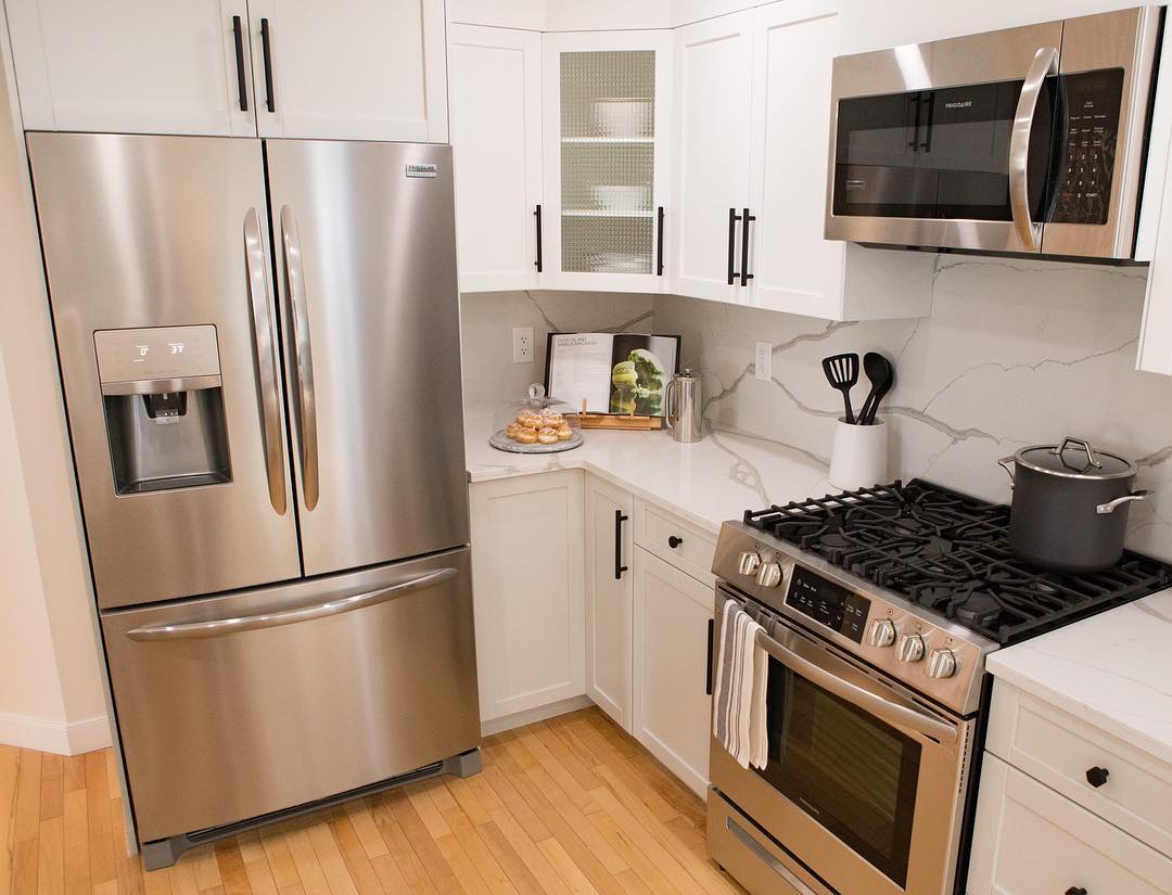 Kitchen appliances in small kitchen. Photo by Instagram user @propertybrothers