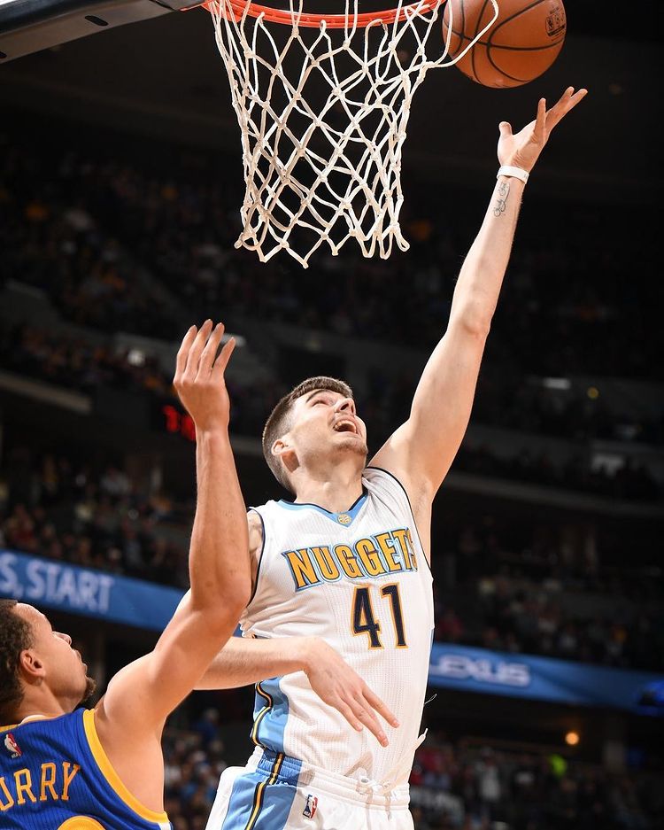 Juancho Hernangomez Laying Up a Basketball with the Denver Nuggets. Photo by Instagram user @nuggetsxnation