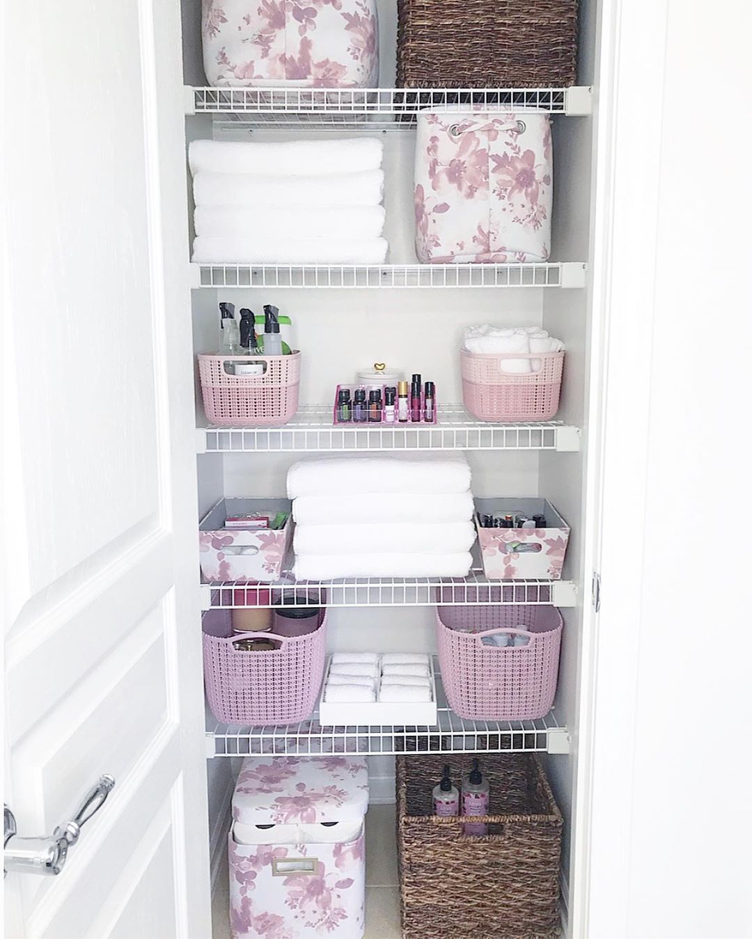 Organized linen closet. Photo by Instagram user @miriamkeoshian