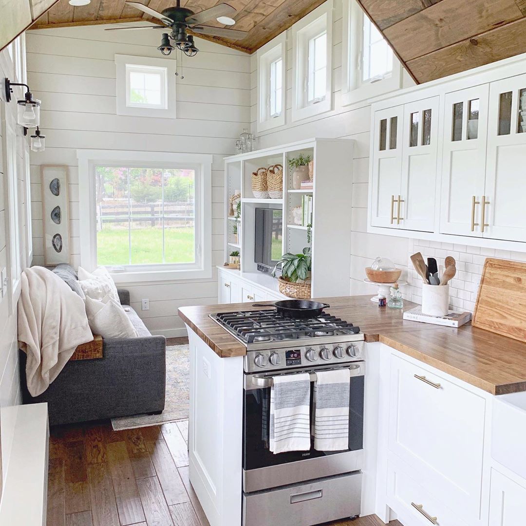 Tiny home interior. Photo by Instagram user @marta_anderson