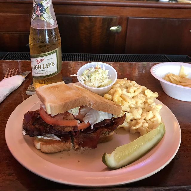 BLT, Mac & Cheese, and a High Life at Stanley's in Chicago. Photo by Instagram user @allasamma
