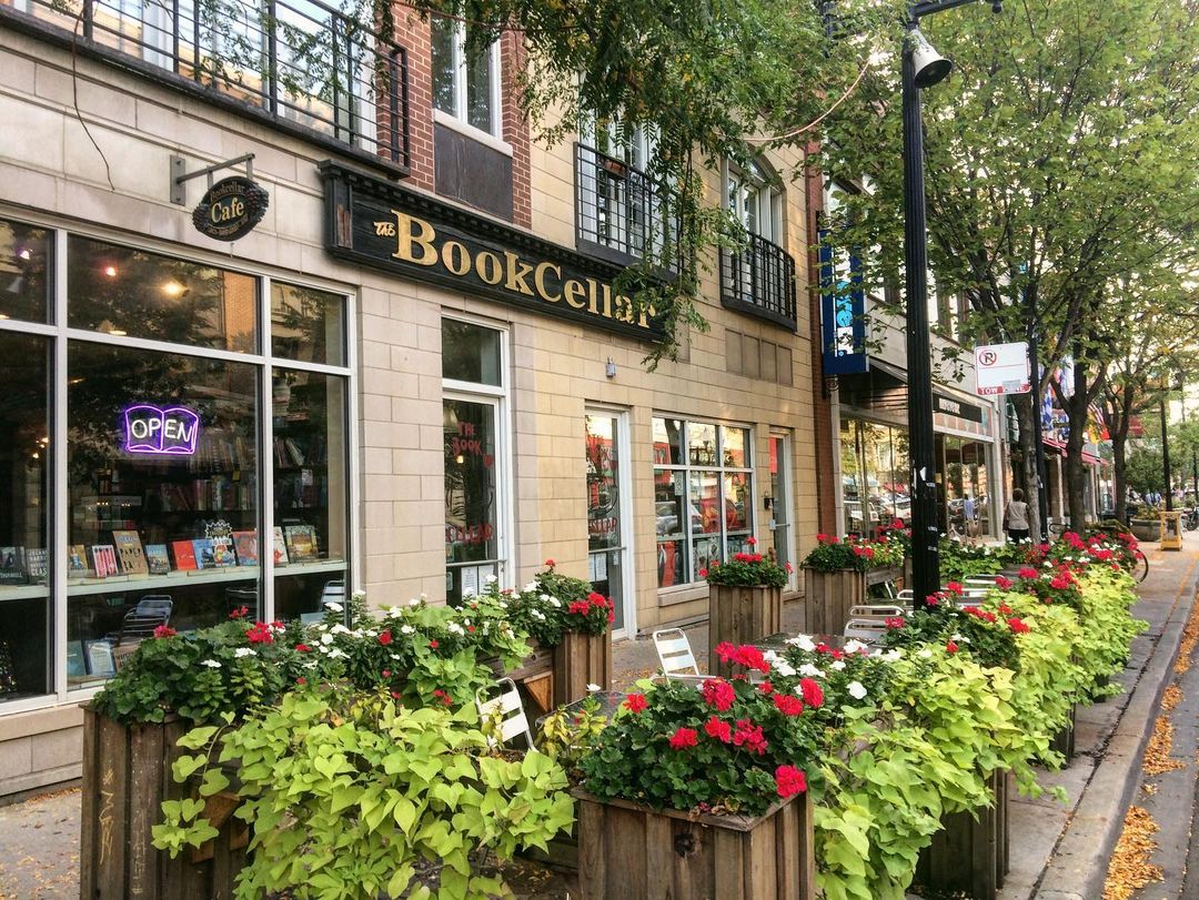 Exterior of The Book Cellar in Chicago. Photo by Instagram user @bookcellarchicago