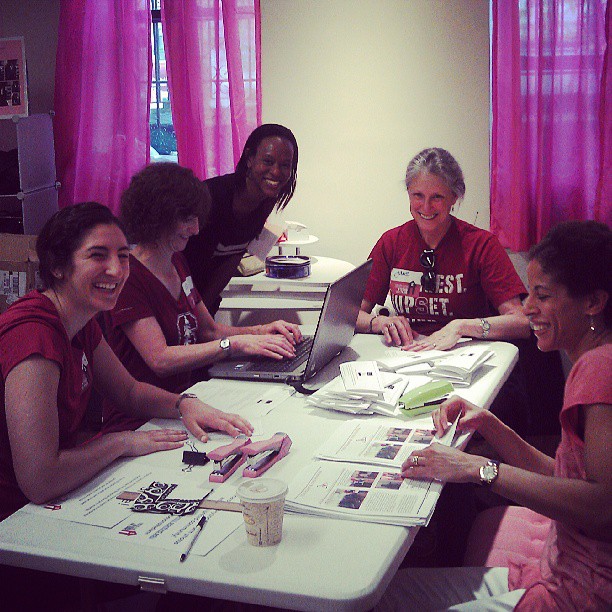 Volunteers Going Through Donated Goods at The Relief Boutique. Photo by Instagram user @kbot1
