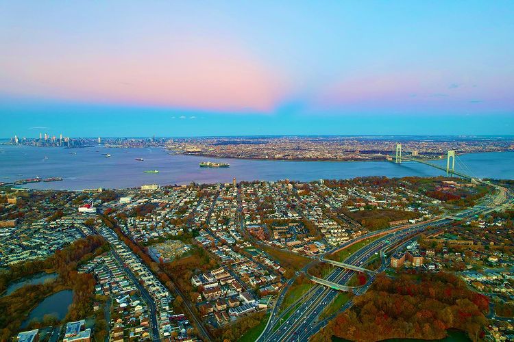 Overview shot of Staten Island and the water around. Photo by Instagram user @_adams.world_