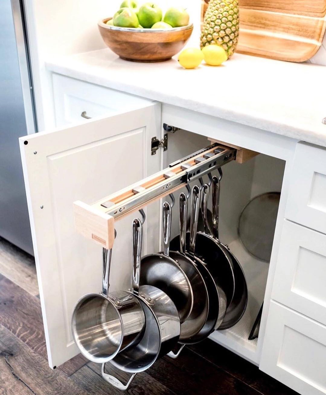 Featured image of post Kitchen Cabinet Plate Organizer