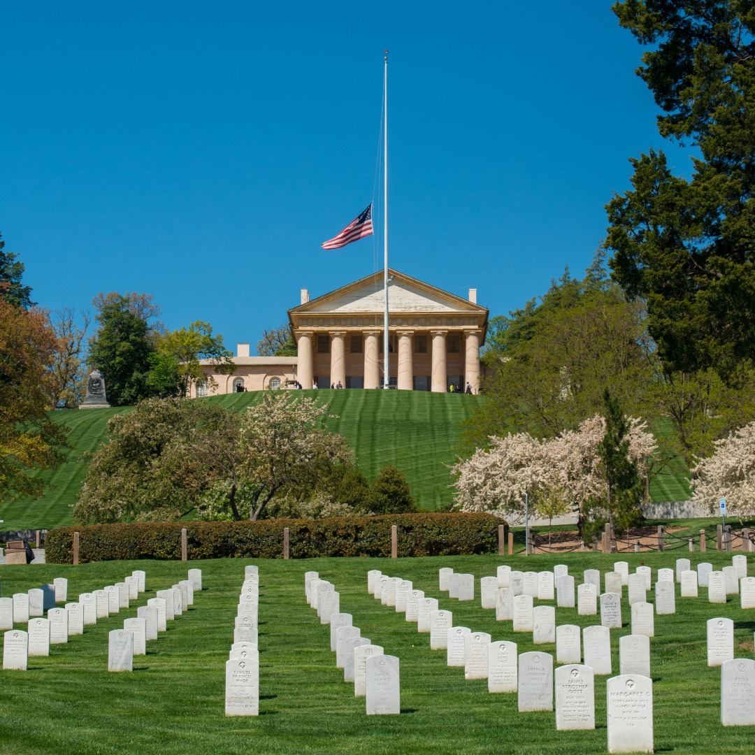 Arlington National Cemetery. Photo by @arlingtontours
