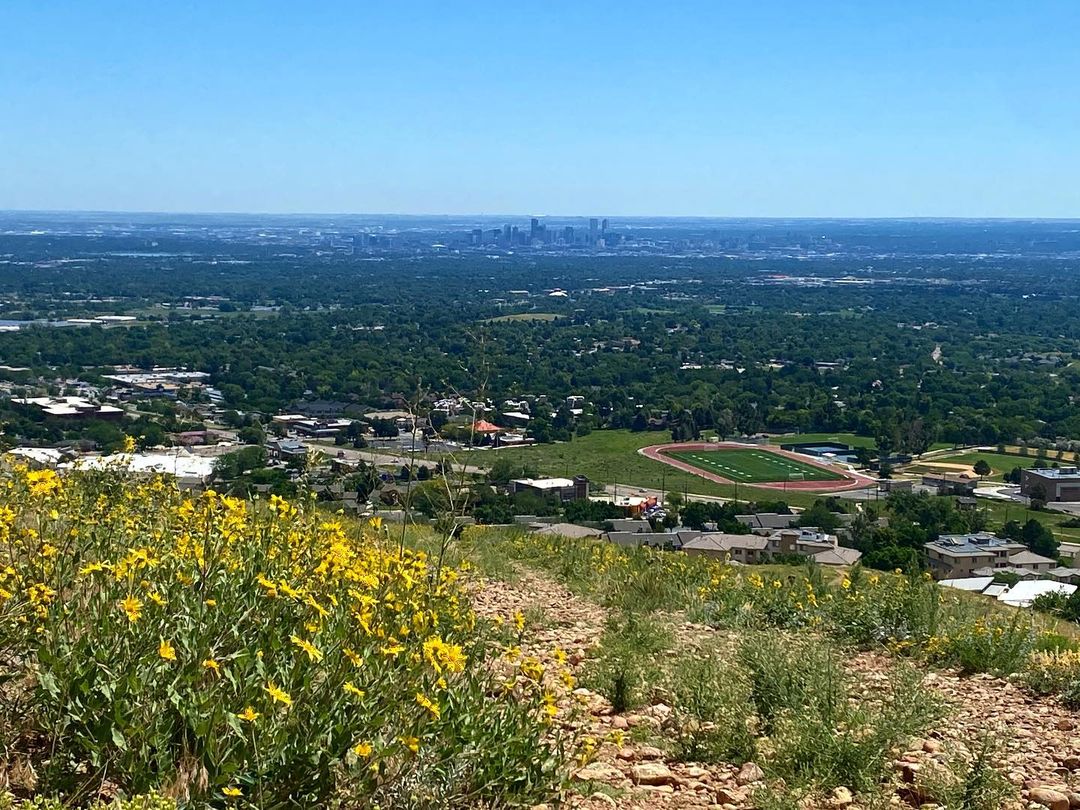 Hilltop view of Lakewood with Denver Skyline in the distance. Photo by Instagram user @shanaynayrae