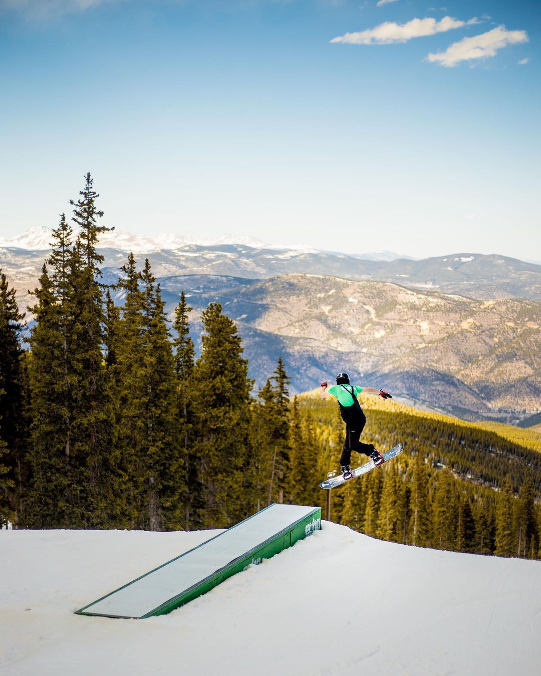 Snowboarder going off a ramp on Echo Mountain. Photo by Instagram user @tuckerowan