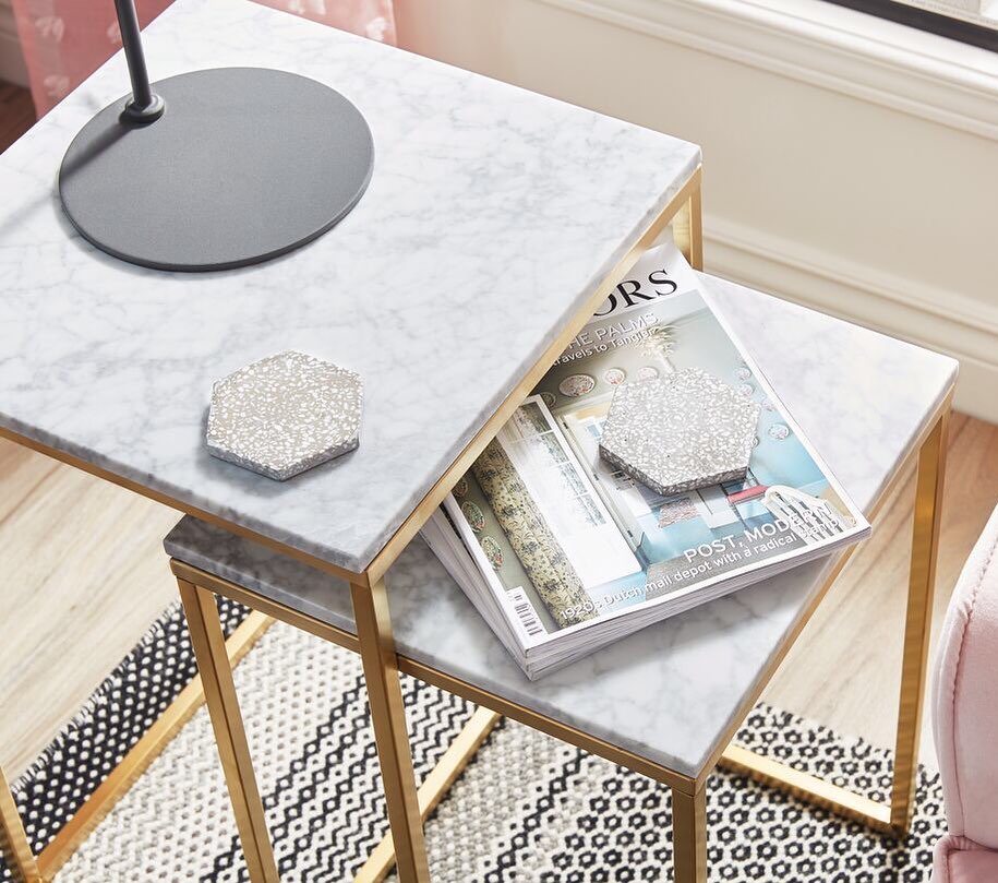 Nesting tables in small home. Photo by Instagram user @structube