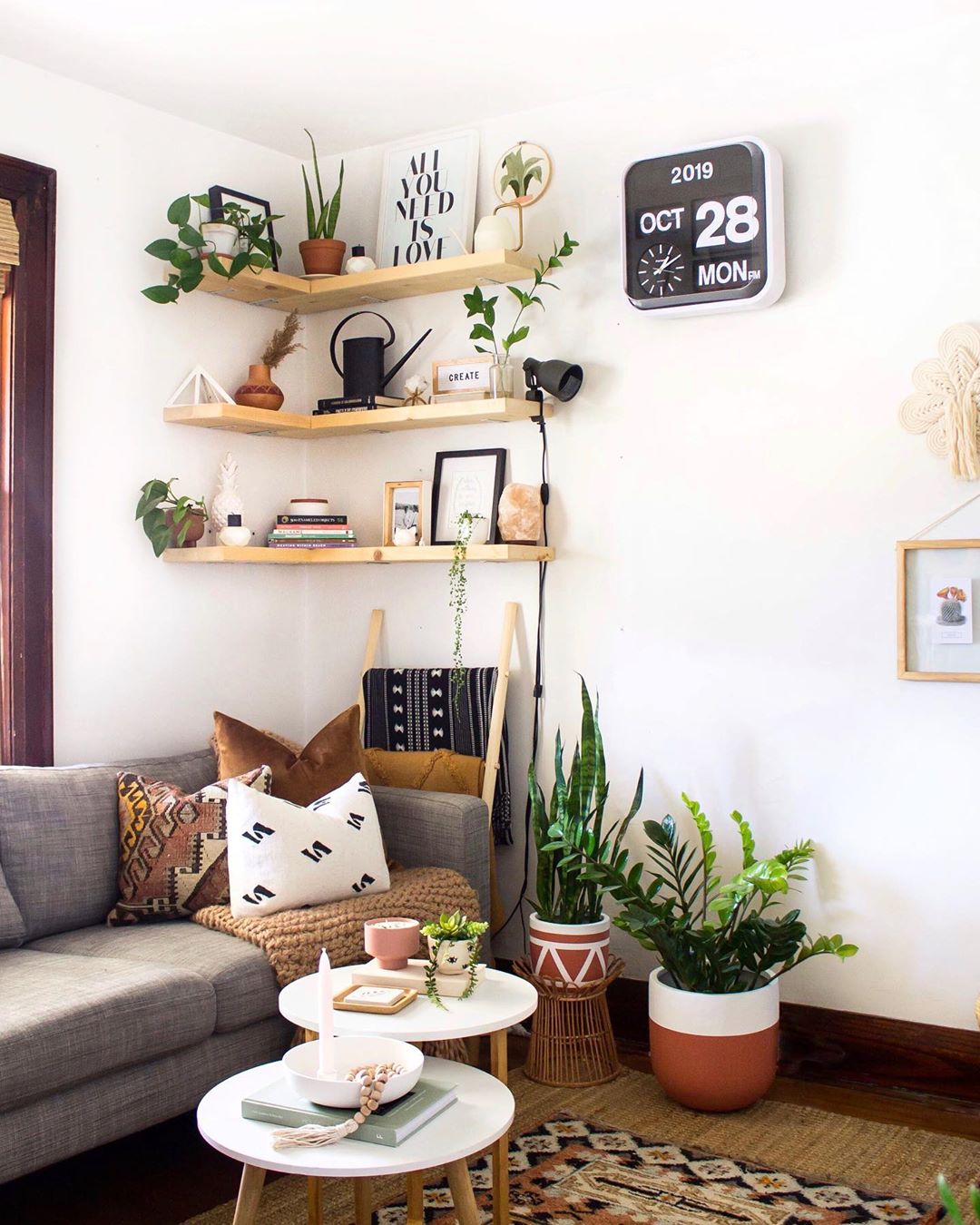 20 Tips & Tricks for Small Space Living