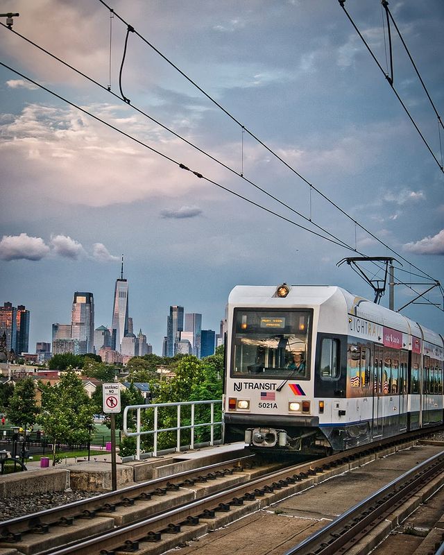 NJ Public Transportation. Photo by Instagram user @cosmiquerails