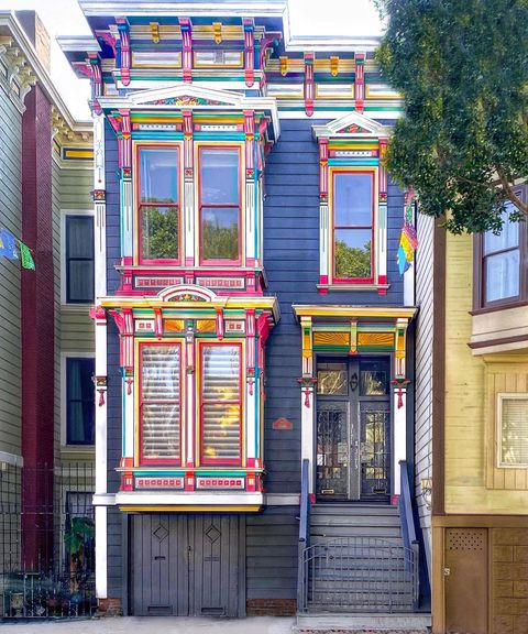 A colorful navy tall home in San Francisco's Mission District. Photo by Instagram user @travistraversing