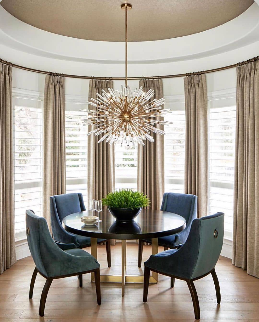 Luxury dining room/breakfast nook. Photo by Instagram user @decoraalover