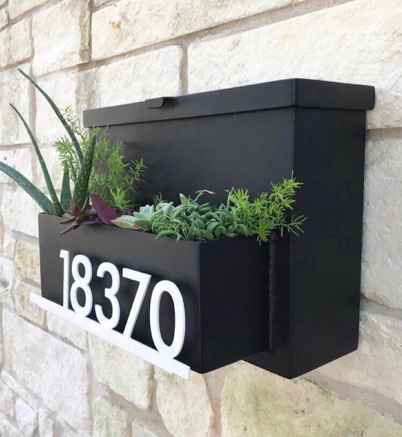 Address mailbox. Photo by Instagram user @rebeccadunningrealestate