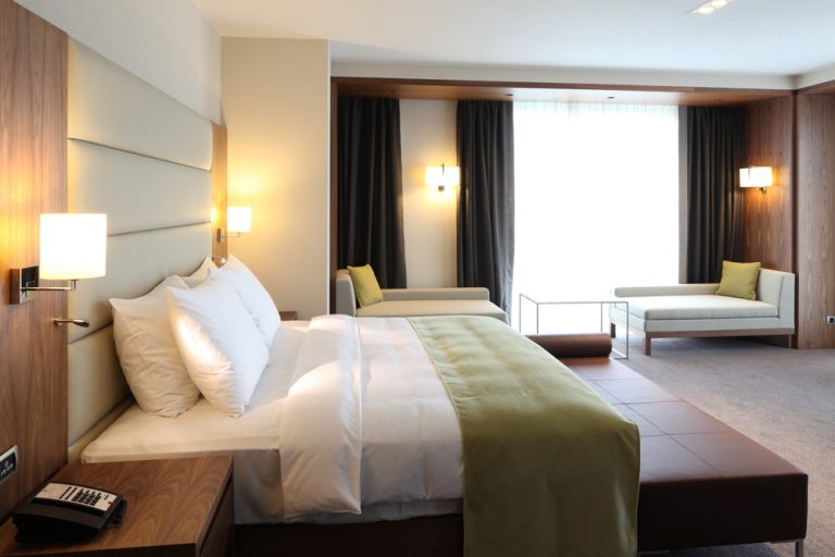 Pros & Cons of ShortTerm Housing Options Extra Space Storage