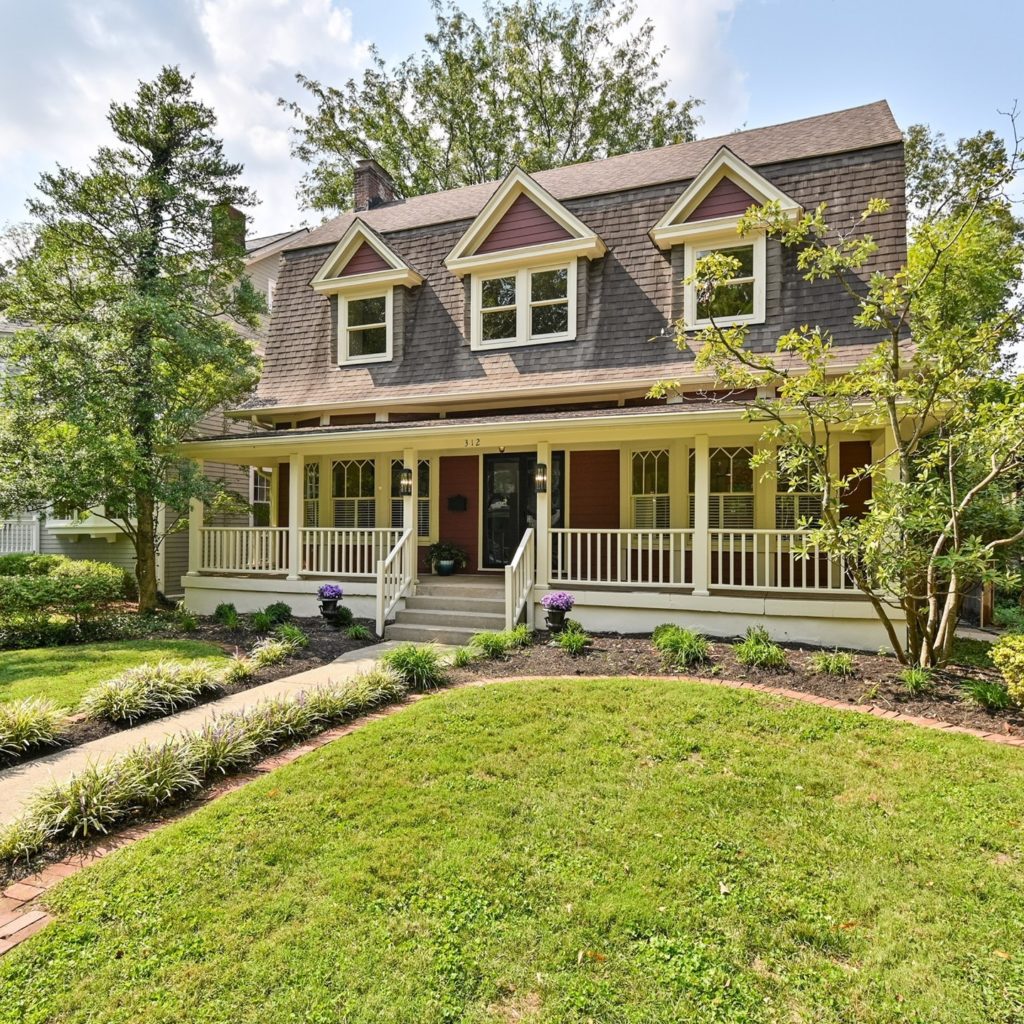 A charming bungalow located in Louisville's Crescent Hill neighborhood. Photo by Instagram user @lenihansir