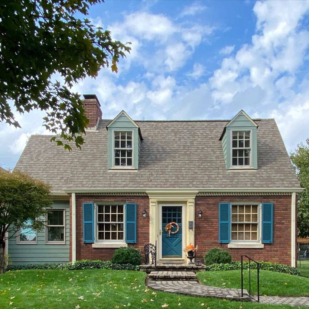 A brick home situated in The Highlands neighborhood of Louisville. Photo by Instagram user @thatkentuckygrl