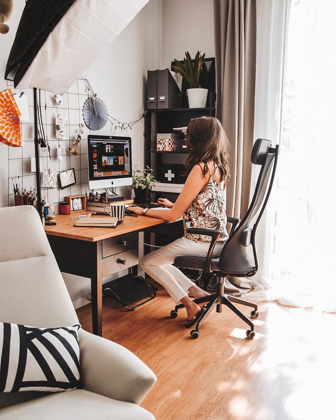 Woman working in home office space. Photo by Instagram user @onelittlesmile