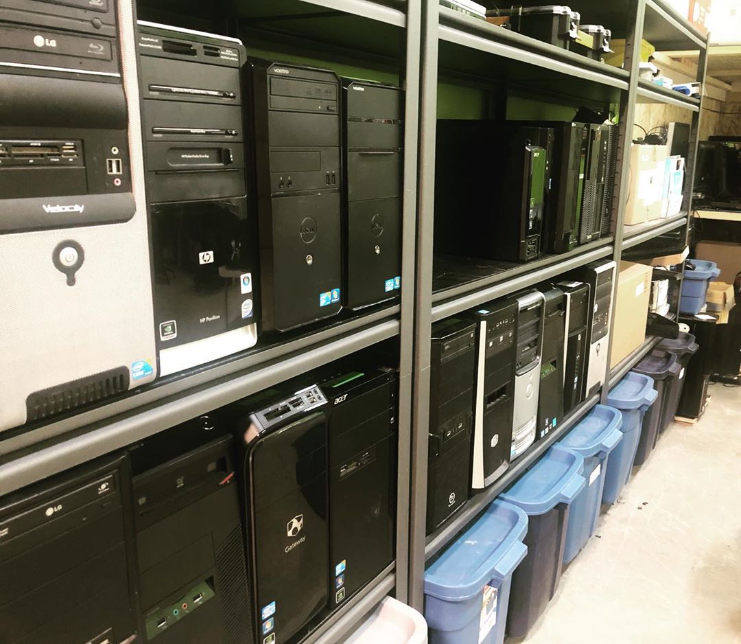 Rows of donated electronics. Photo by Instagram user @pupyeg