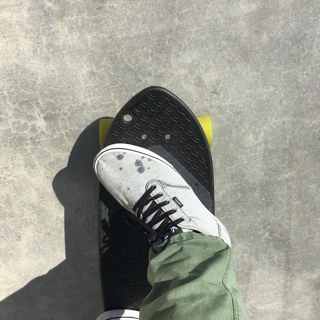 Shoe on mini skateboard. Photo by Instagram user @bureo