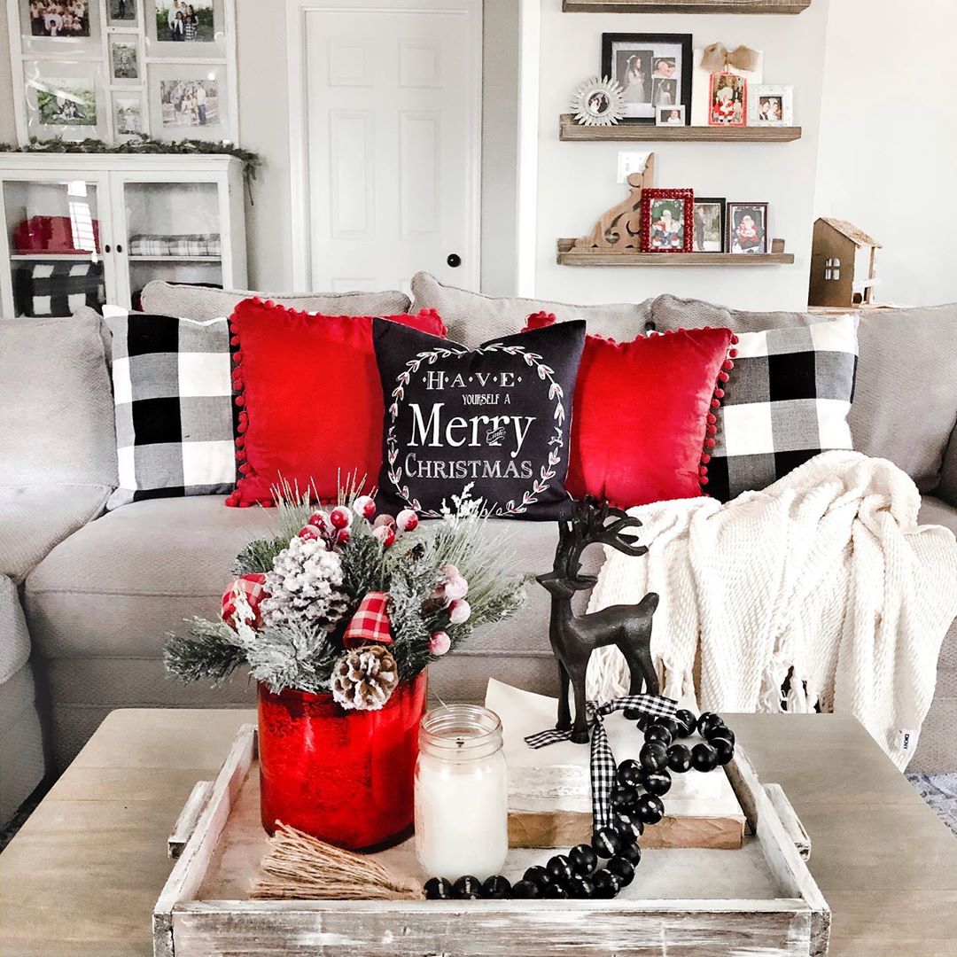 Christmas living room. Photo by Instagram user @white.oak.shop