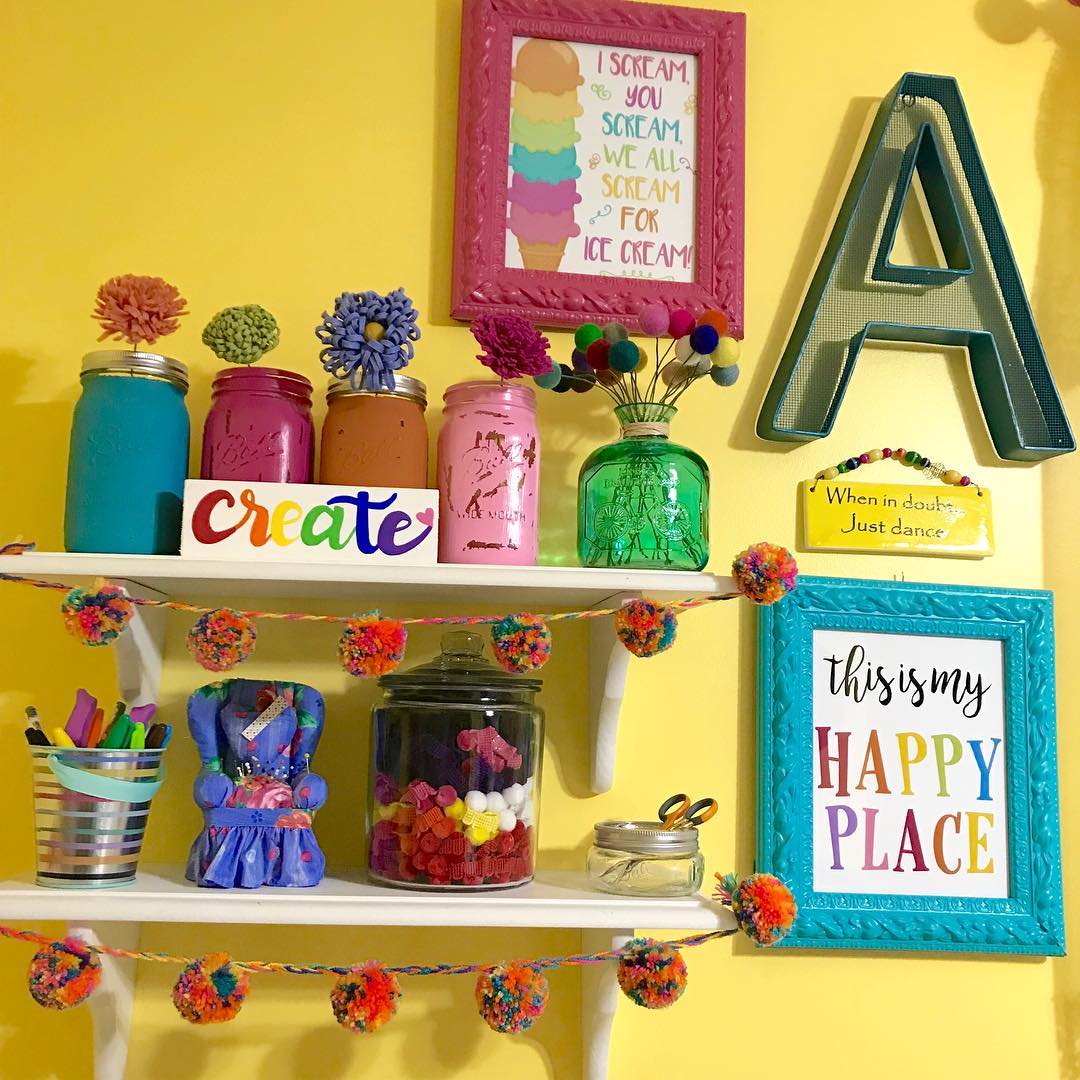 Knick-knacks and decor in craft room. Photo by Instagram user @mamabearshollow