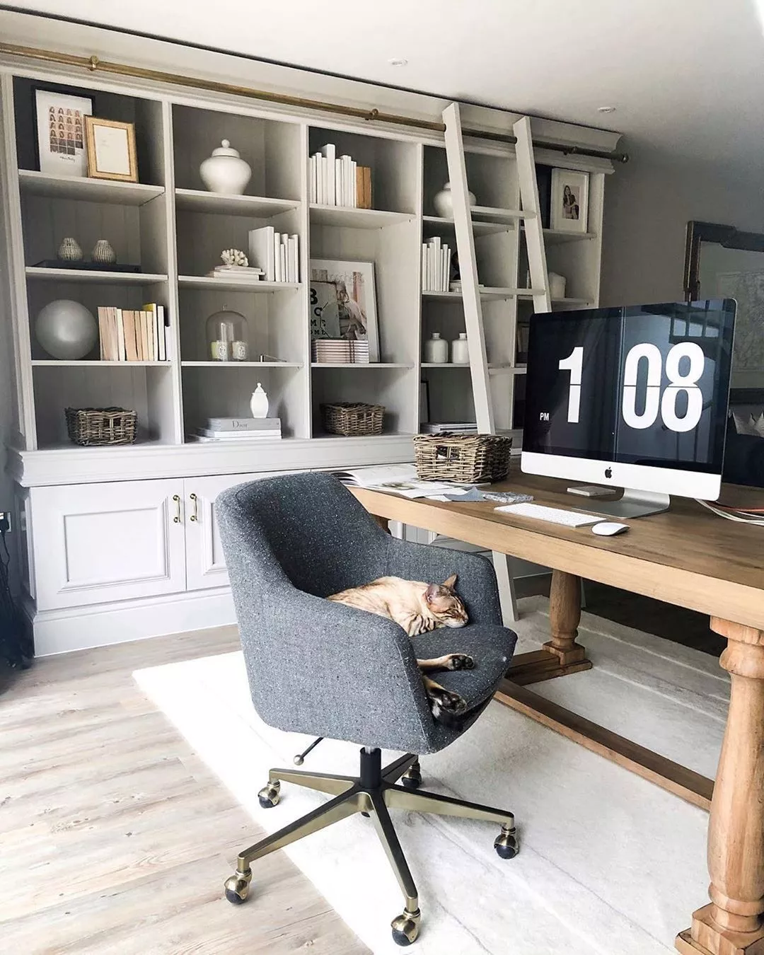 How to Set Up a Home Office in a Bedroom