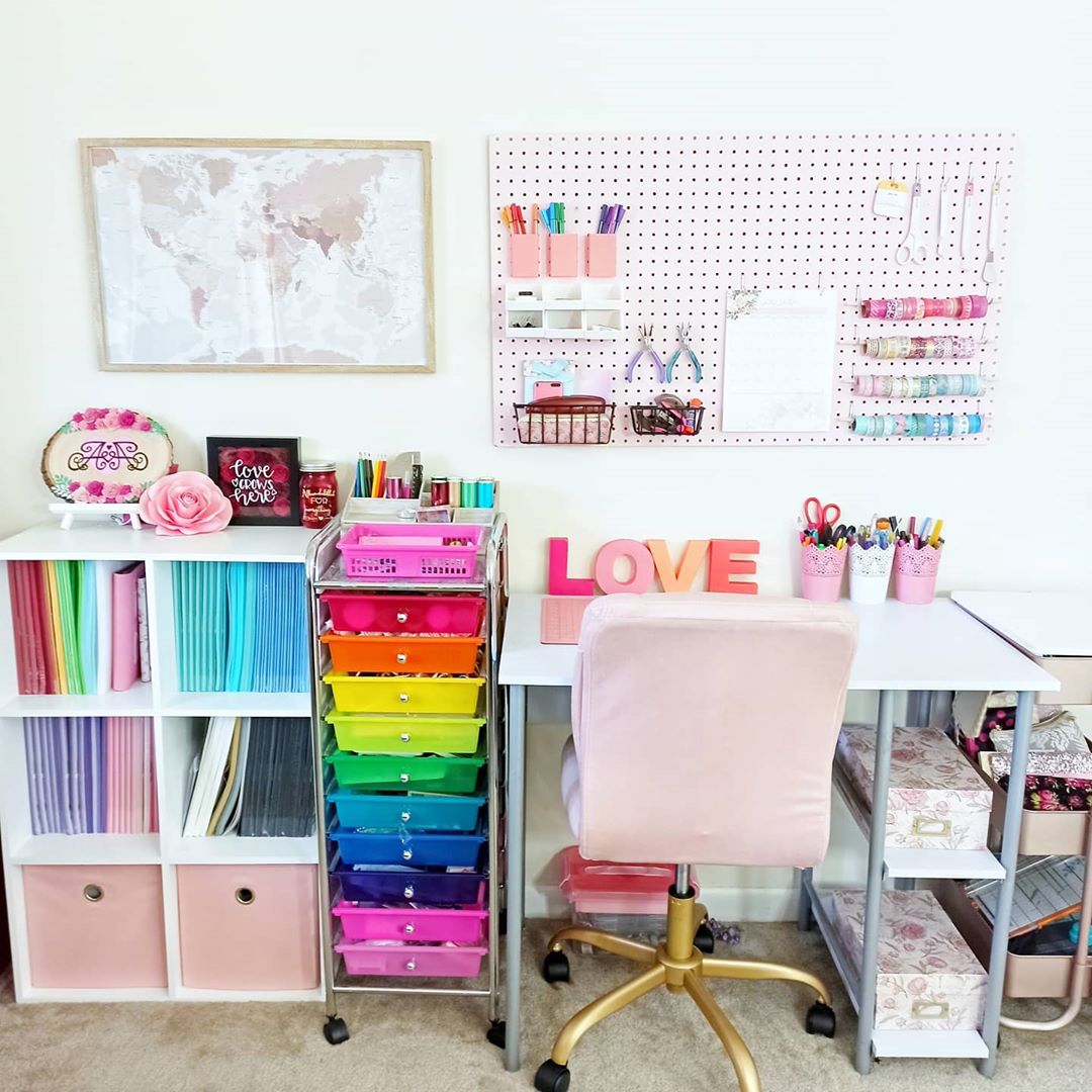 Craft room with colorful bins and baskets. Photo by Instagram user @aishas.accessories