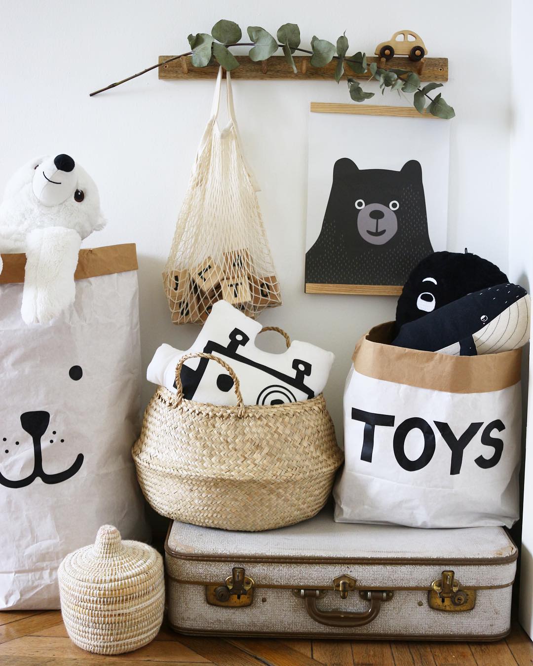 Totes with Stuffed Animals and Other Toys. Photo by Instagram user @stylepoetry