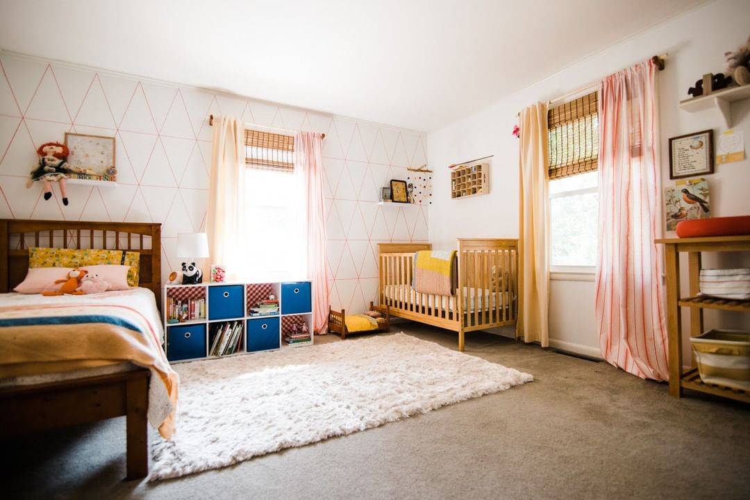 Childrens Bedroom with Rose Gold and White Theme. Photo by Instagram user @retrodentulsa