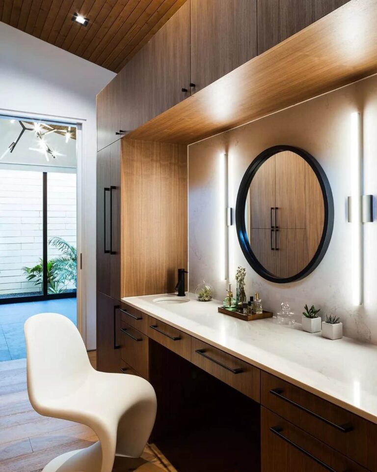 How to Design & Organize Your Dream Closet | Extra Space Storage