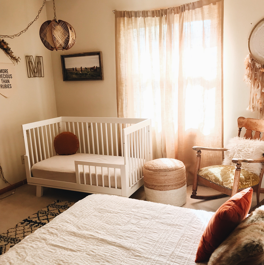 Vintage furniture for shared kids bedroom.