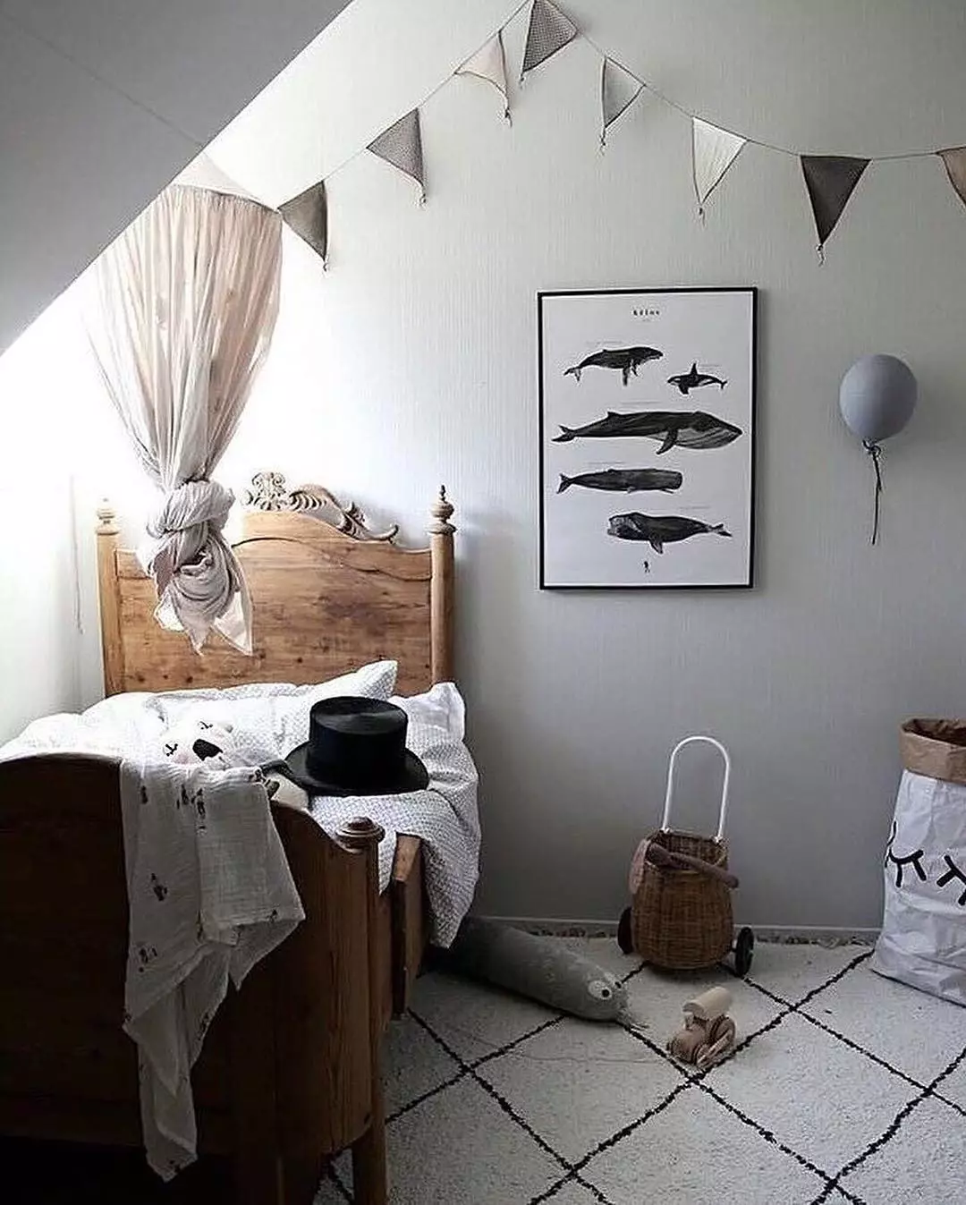 https://www.extraspace.com/blog/wp-content/uploads/2018/01/small-kids-room-ideas-twin-bed-in-the-corner.jpg.webp