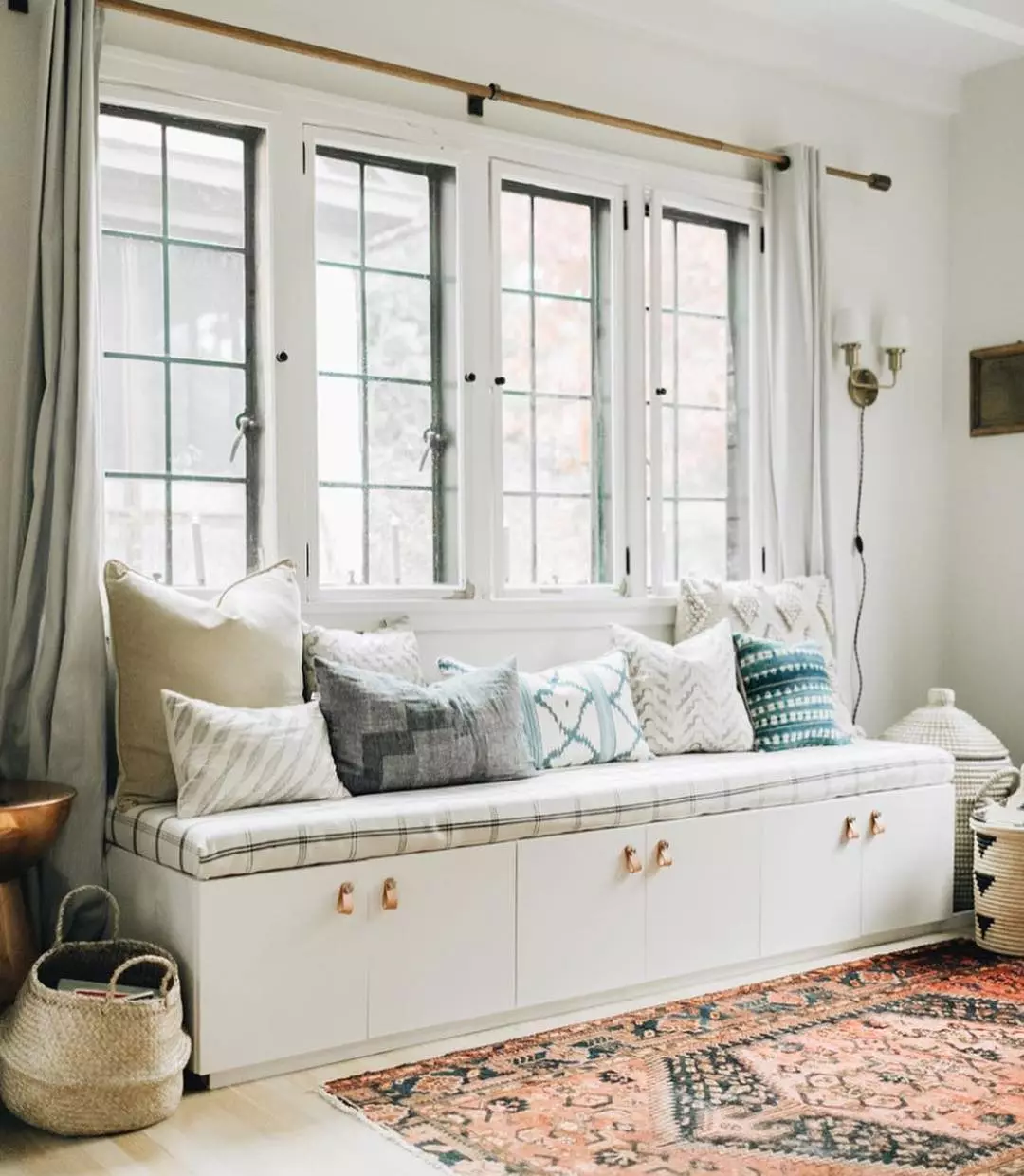 36 Lounge Storage Ideas