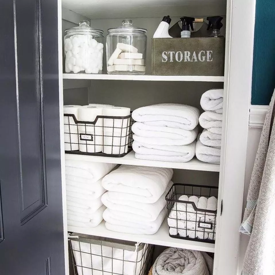 18 Easy Storage Ideas for Organizing Your Bathroom   Extra Space ...