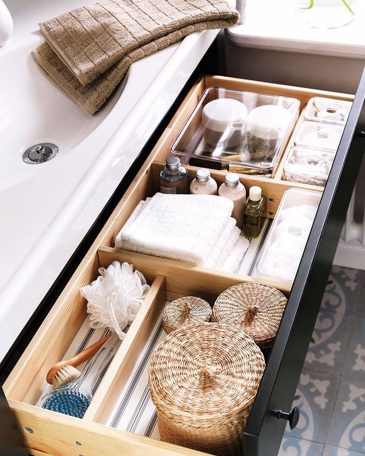 How to organize bathroom drawers