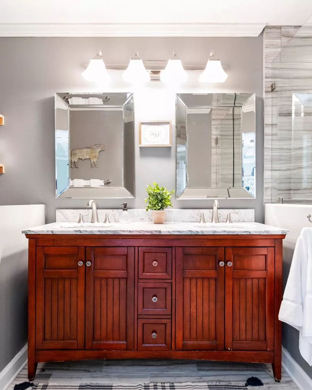 How to Organize The Bathroom Counter & Tub Surround - Polished Habitat