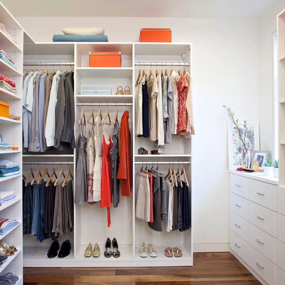 Dorm Room Storage: 30 Ideas to Organize a Small Space