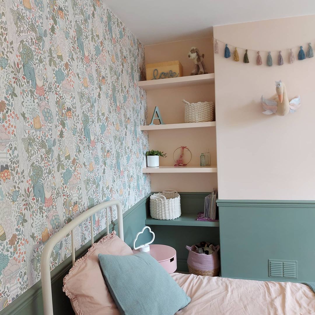 Small Bedroom with Corner Shelves Installed. Photo by Instagram user @renovatingno53