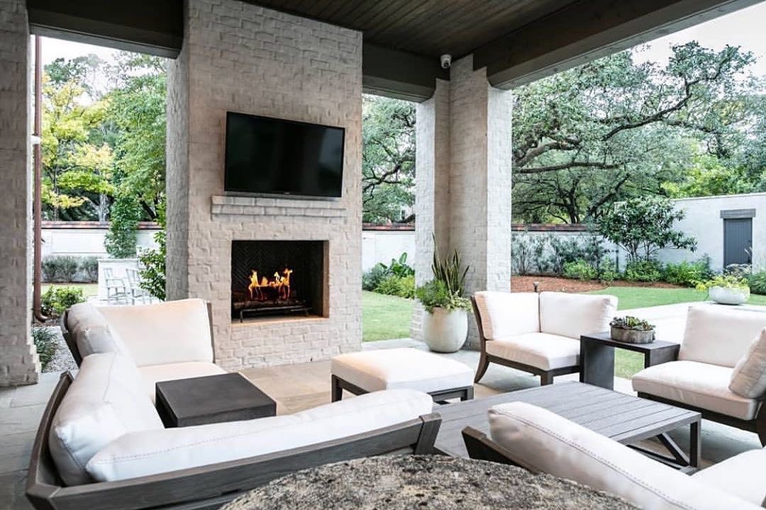 Create the Perfect Outdoor Living Room With These 6 Design Tips