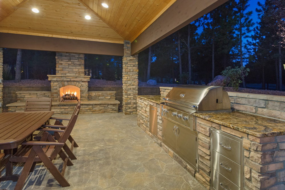 Outdoor covered kitchen living space
